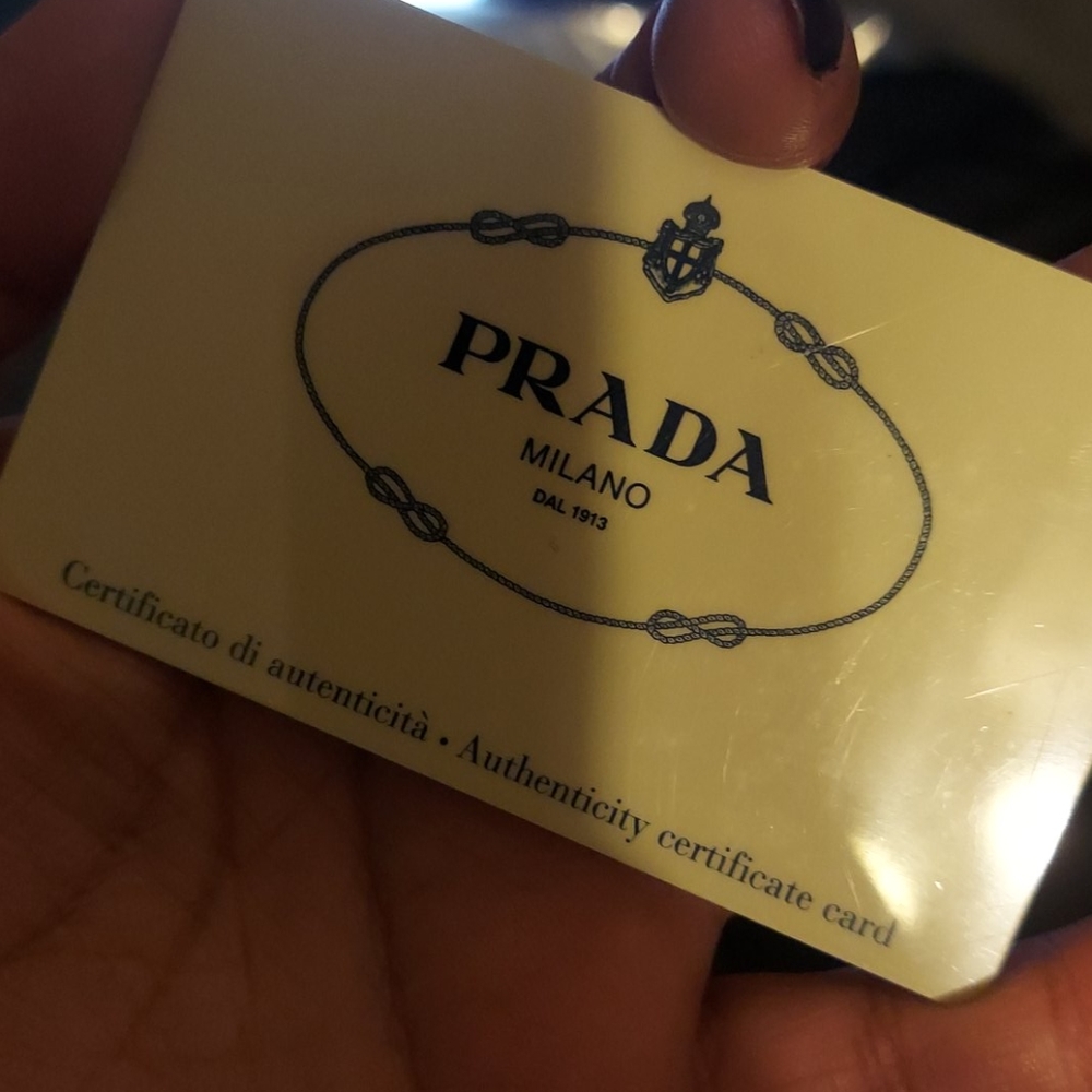 Prada - Picture 6 of 6